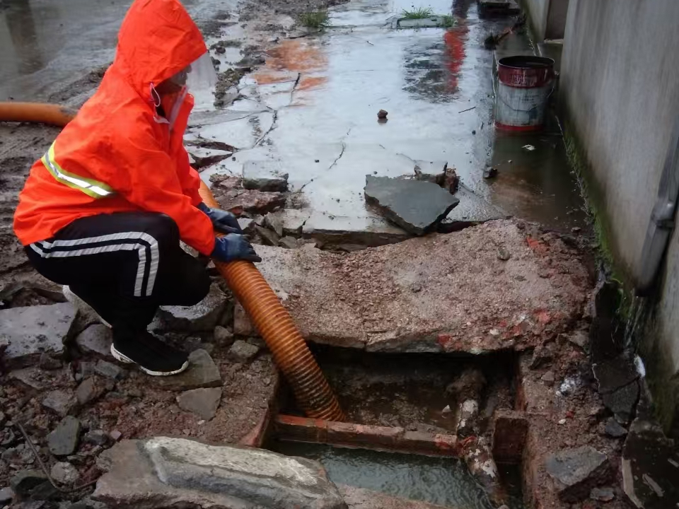 中山专业清理污水池 炜誉市政以规范流程守护城市 “肠道”